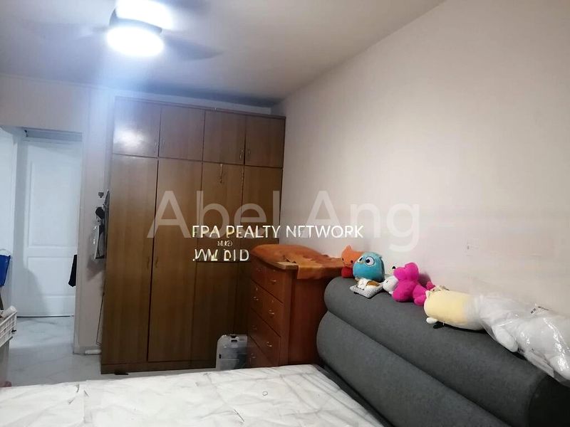 5 Room (5I) HDB for Rent in  922 Jurong West Street 92 - Image 1